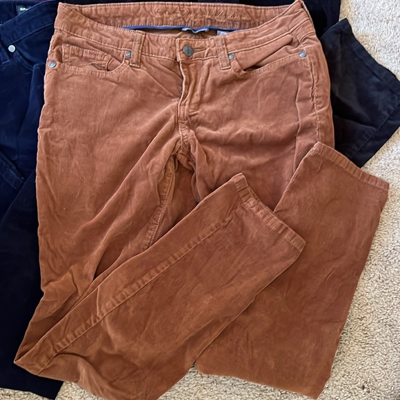 4 Pairs of Corduroy Pants Calvin Klein, and Buffalo sizes 4 & 26/27 - Picture 4 of 9